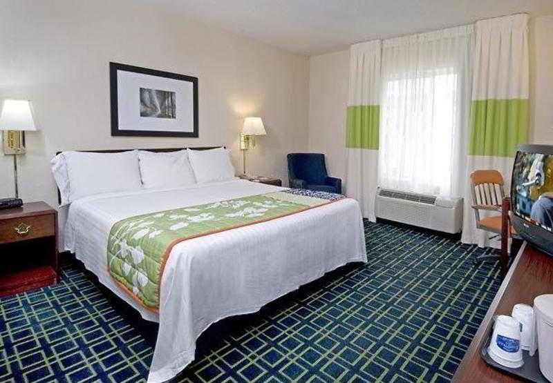 Fairfield Inn & Suites By Marriott Boston Milford Exterior foto